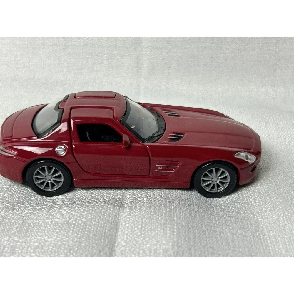 MAISTO Mercedes-Benz SLS AMG Die Cast Car 1/40 Scale‎ Red Doors Open